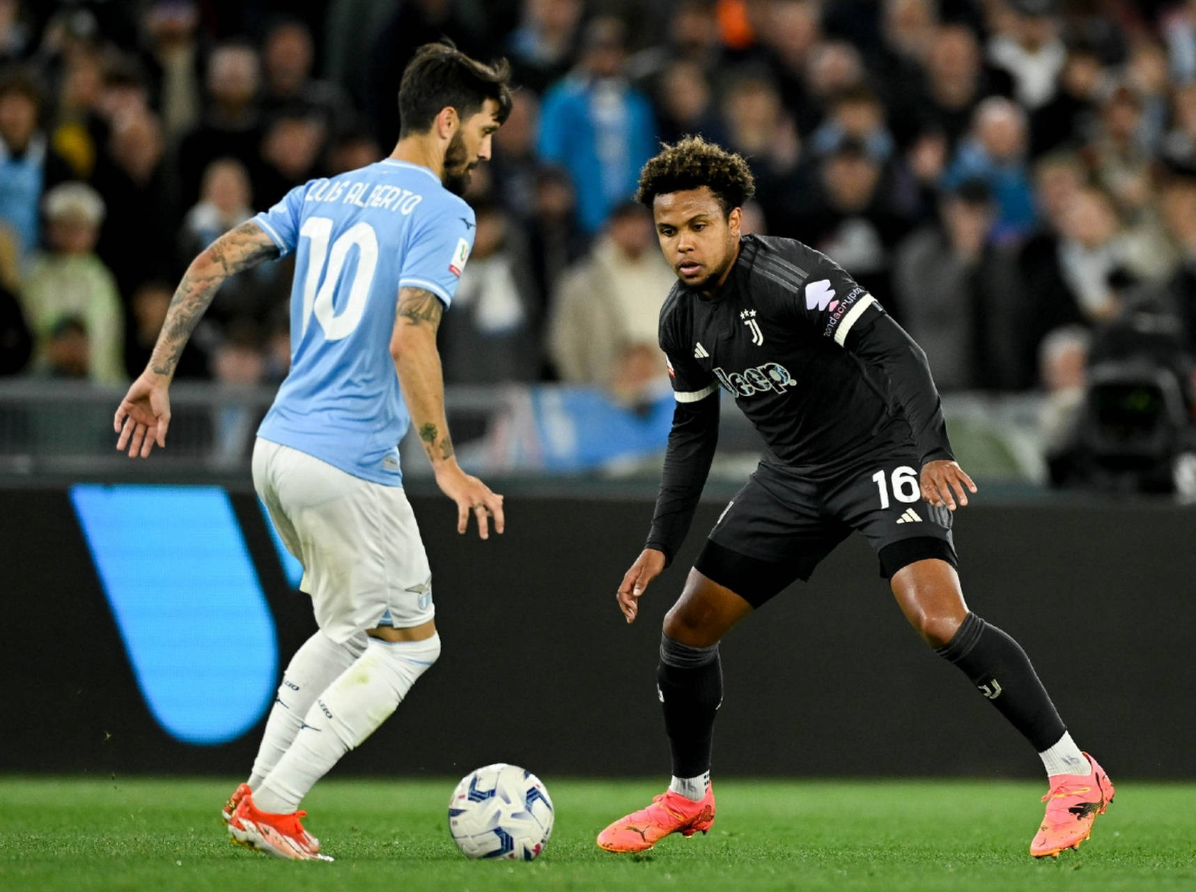 国际比赛日拉齐奥调整名单以备欧联，复出首秀环节打磨，话题不断，更衣室氛围转暖的简单介绍